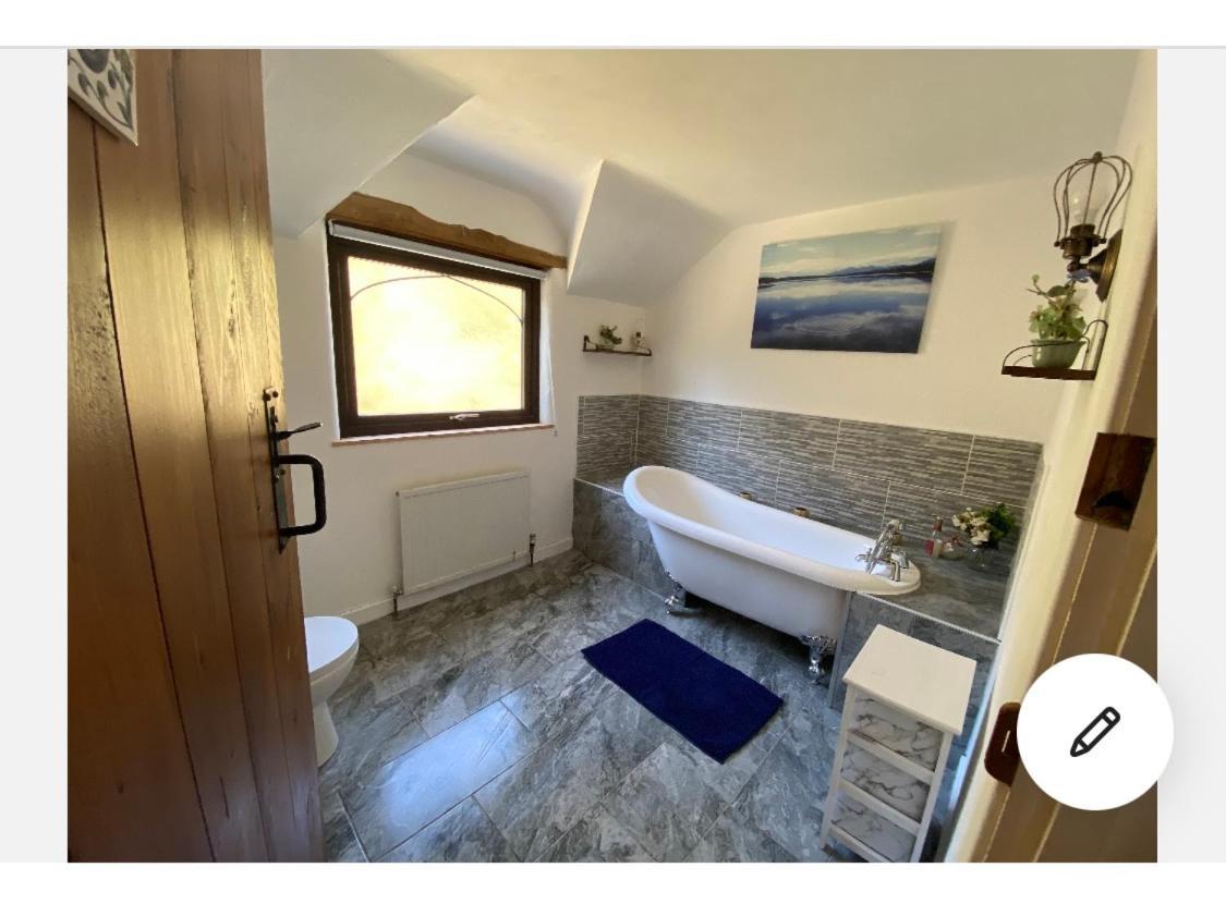 바머스 Beautiful Secluded Farmhouse With Hot Tub 빌라 외부 사진